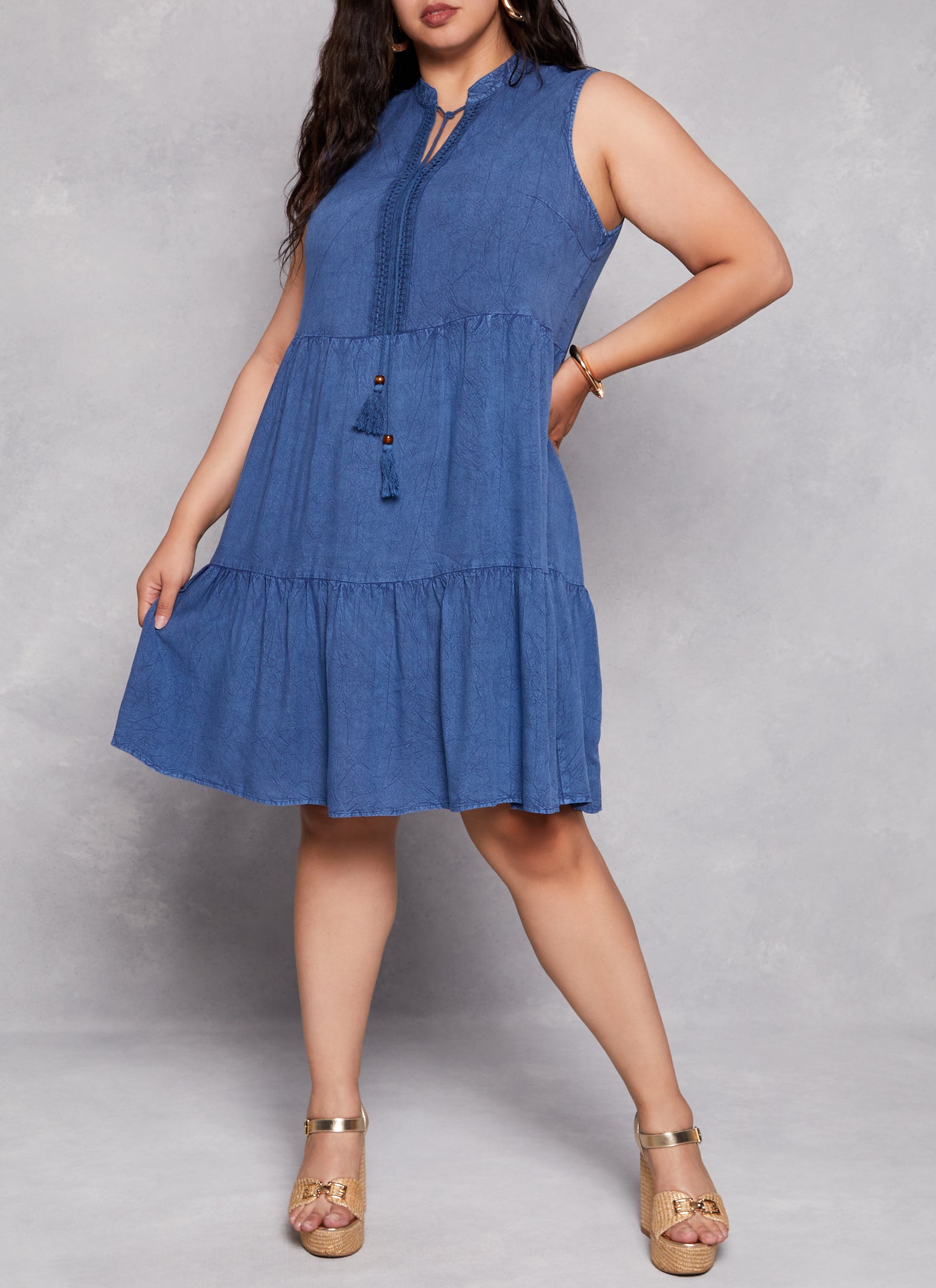 Plus size sleeveless shift dress best sale