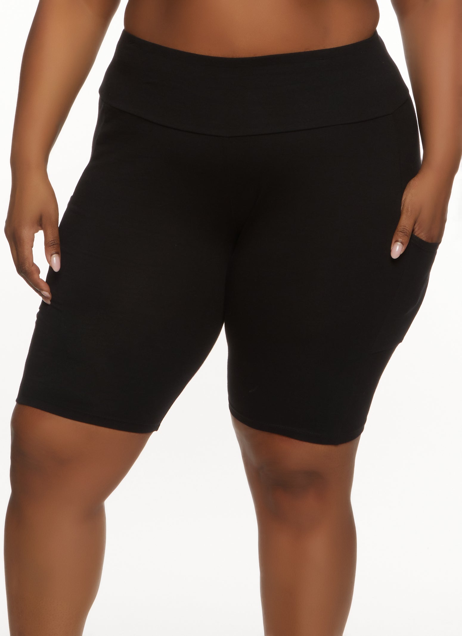 Plus Size Solid Cell Phone Pocket Detail Biker Shorts